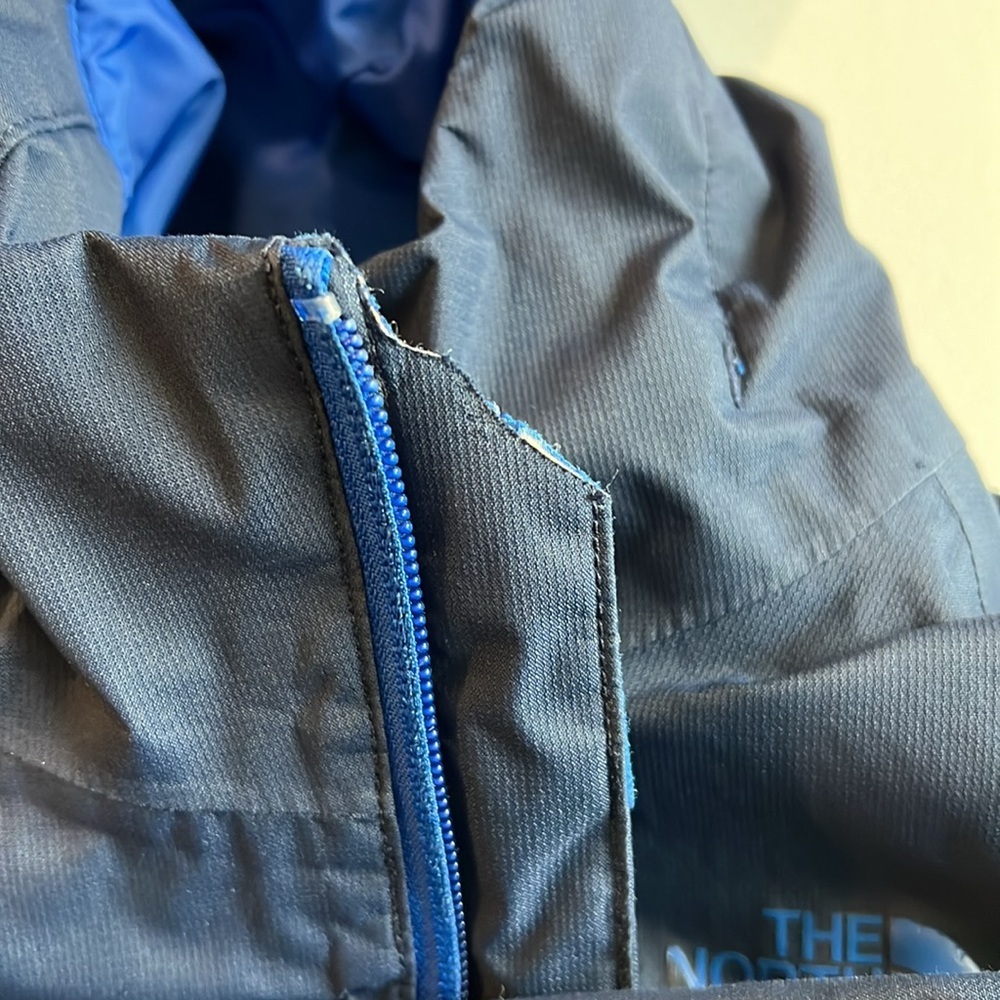 The North Face - 10/12, fleece/rain‎ jacket combo - Picture 12 of 13